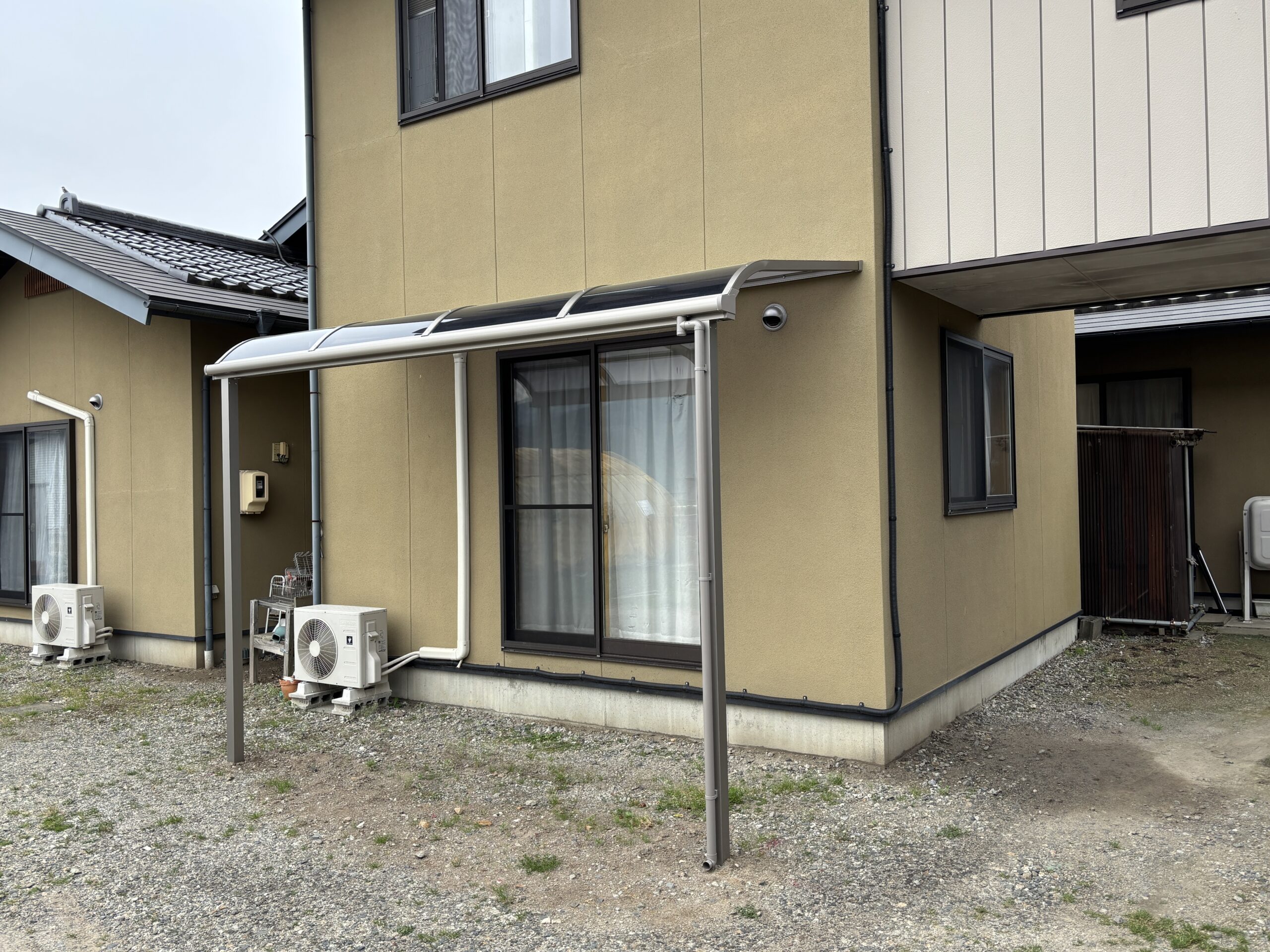 テラス屋根設置完了